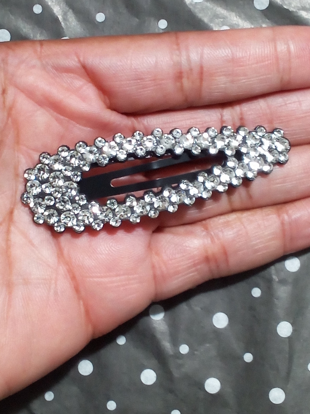 Crystal-Embellished Teardrop Hair Clip - Silver Sparkle - Picture 8 of 13